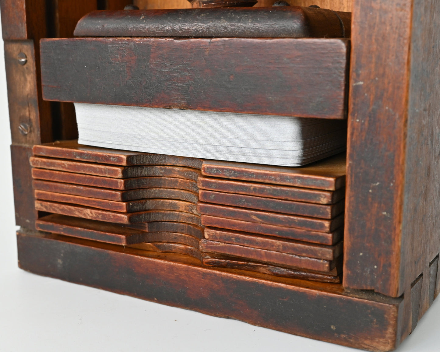 Spielkartenpresse aus Holz – Jugendstil-Design, deutsches Kaiserreich – 1910er Jahre