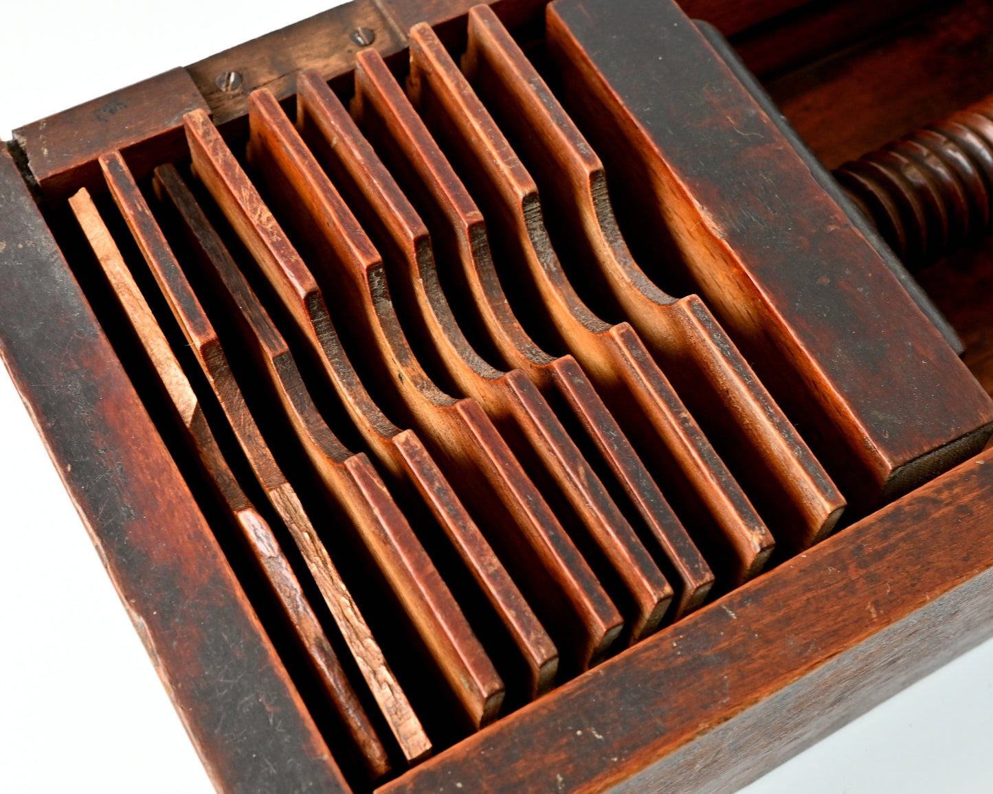 Spielkartenpresse aus Holz – Jugendstil-Design, deutsches Kaiserreich – 1910er Jahre