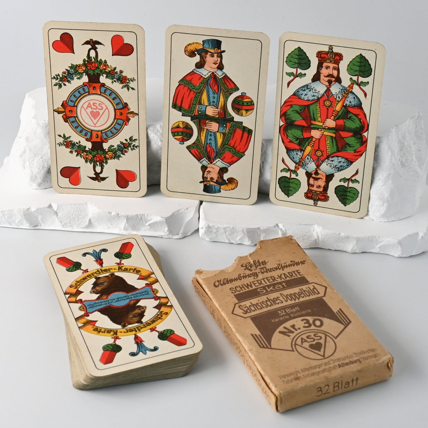 Skat Deck – Altenburger Playing Cards, Skat No. 30, Schwerter Pattern, Saxon Double Figure, German-suited Deck, One of a Kind – 1940s