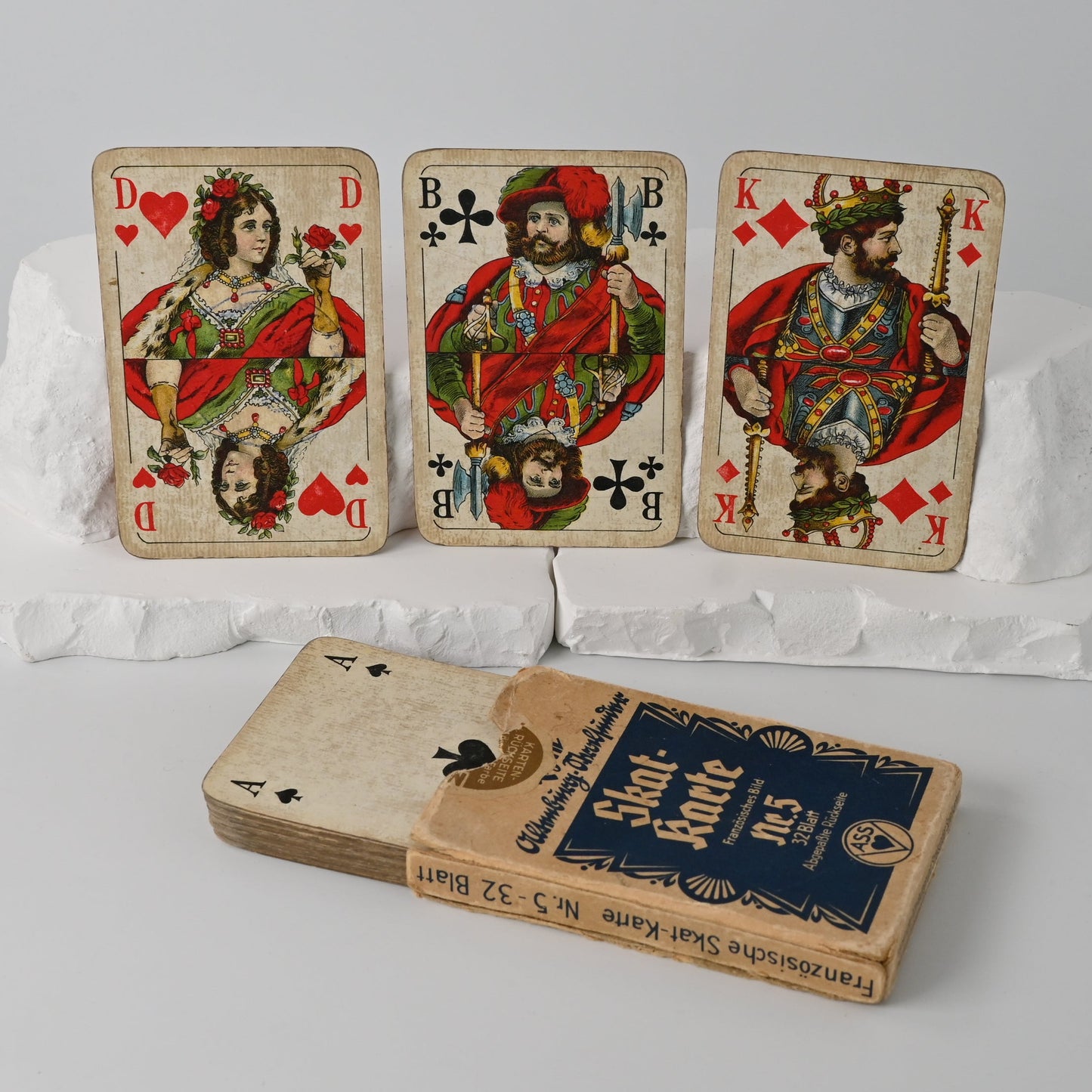 Vintage Skat Deck with Field Post Stamp – F. X. Schmid Munich, French Suit, German Reich, Collector’s Piece – 1930s