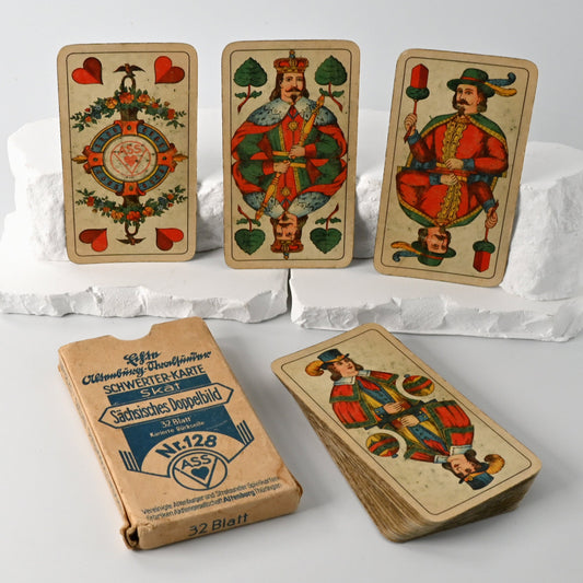 Skatspiel, Skat Karte Nr. 128, Altenburger Spielkarten, Schwerdter Karte, sächsisches Doppelbild, deutsches Blatt, Einzelstück, 1940er Jahre