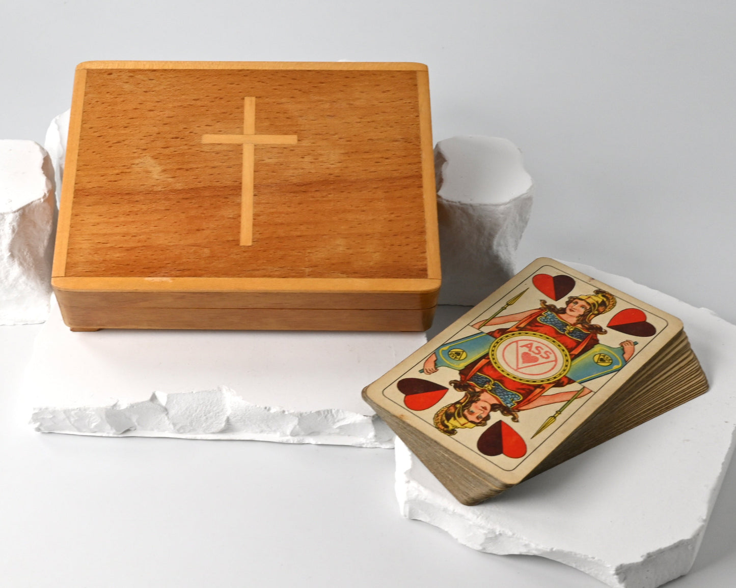 Skat Game in Wooden Box, Altenburger Playing Cards, Prussian Double-Head Pattern, German-Suited Deck, One-of-a-Kind, 1940s