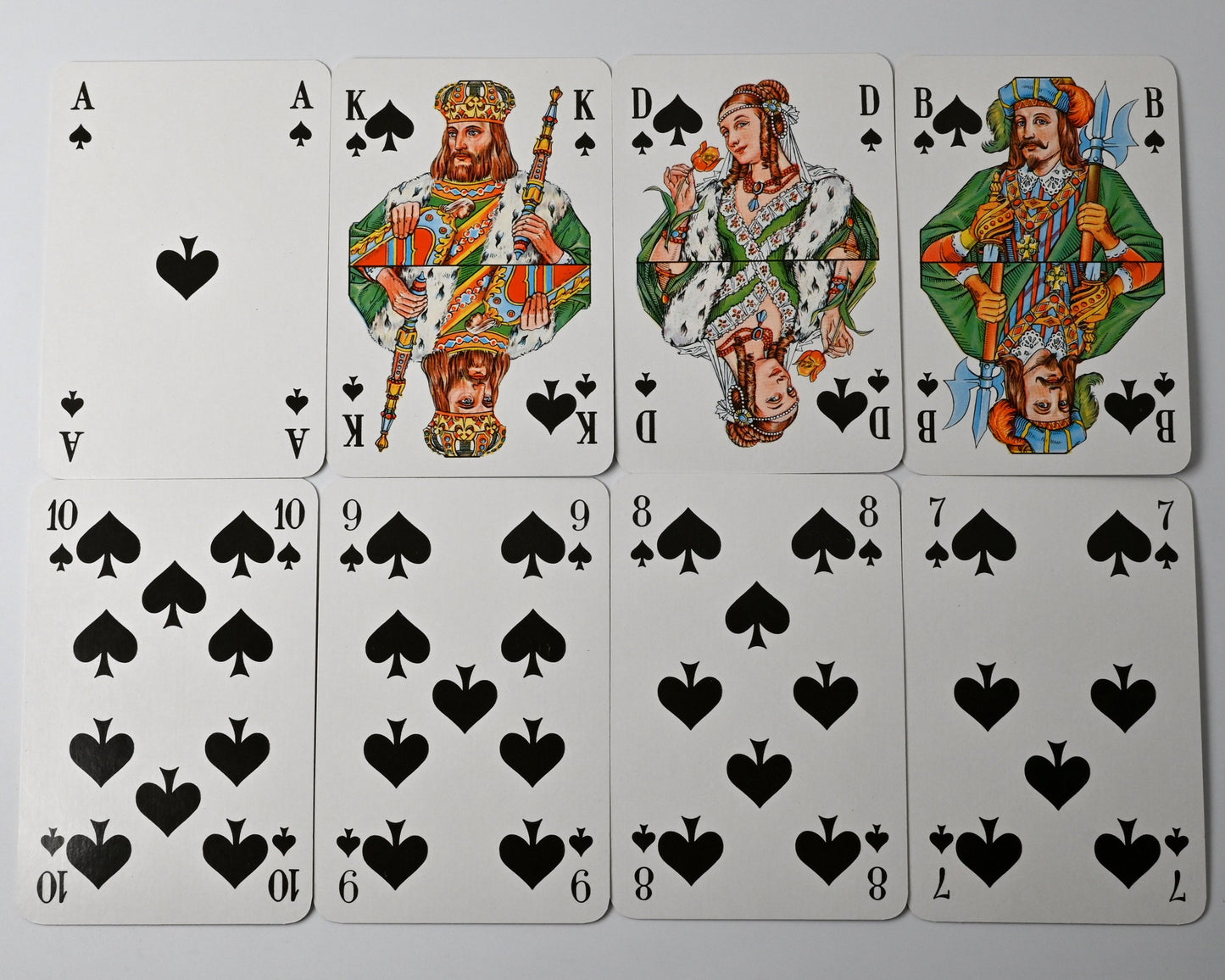 Skat-Set DDR, Altenburger Spielkarten, französisches Blatt, Holzkassette mit Rehbock, Scherenschnitt, Einzelstück, 1970er Jahre