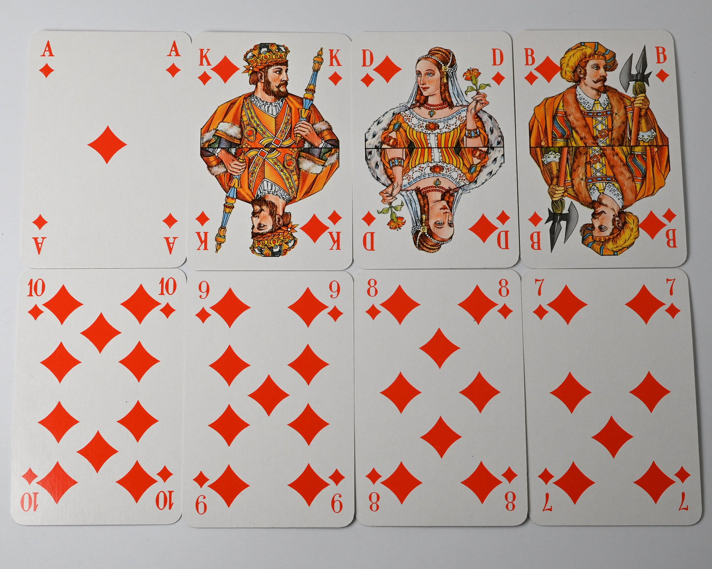 Skat-Set DDR, Altenburger Spielkarten, französisches Blatt, Holzkassette mit Rehbock, Scherenschnitt, Einzelstück, 1970er Jahre