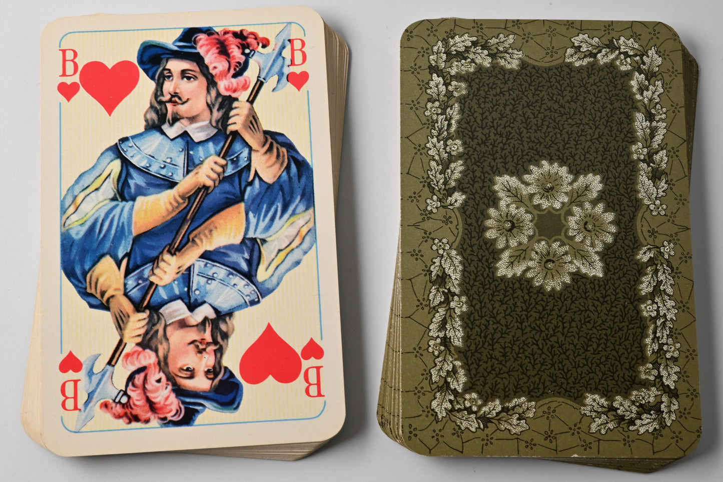 Skat Deck, VEB Altenburger Playing Cards DDR, Salon Deck No. 66, French Suited Cards, One of a Kind, 1960s