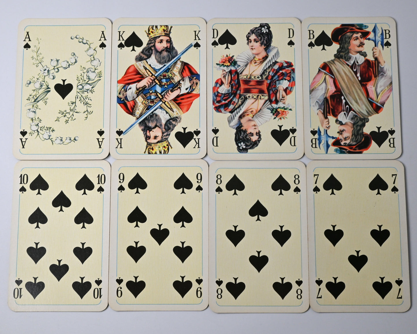 Skat Deck, VEB Altenburger Playing Cards DDR, Salon Deck No. 66, French Suited Cards, One of a Kind, 1960s