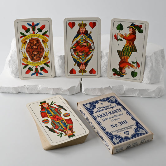 Skatspiel, Skat-Karte Nr 301,  Glockenblume, VEB Altenburger Spielkartenfabrik, sächsisches Bild, Einzelstück, 1960er Jahre