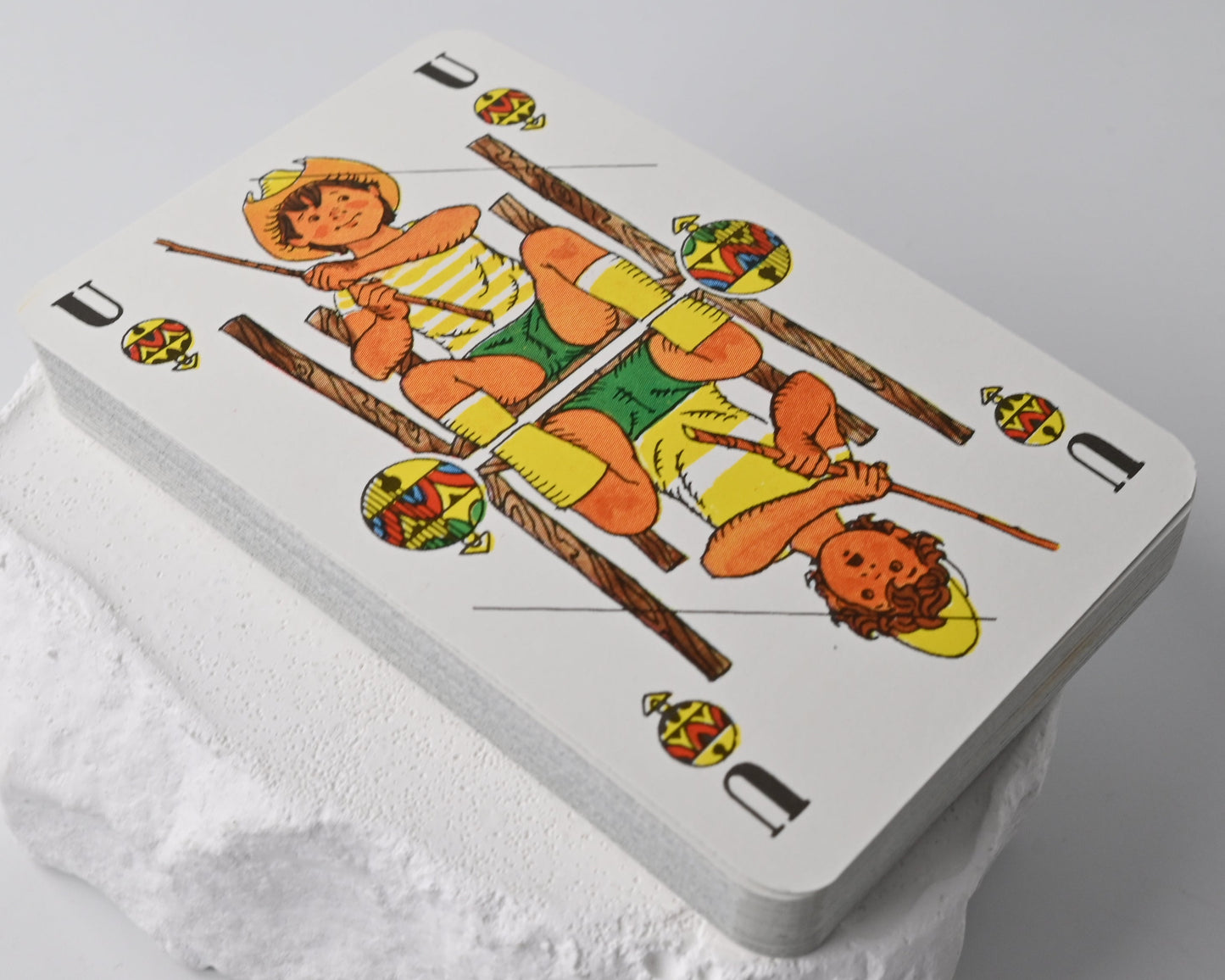 Skat deck DDR, VEB Altenburger Playing Cards, souvenir skat “angler” motif, German suited deck, 1980s