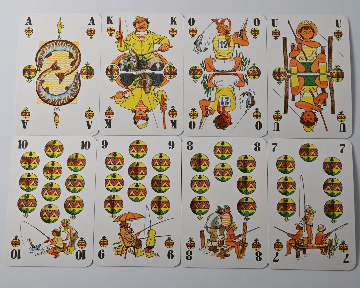 Skat deck DDR, VEB Altenburger Playing Cards, souvenir skat “angler” motif, German suited deck, 1980s