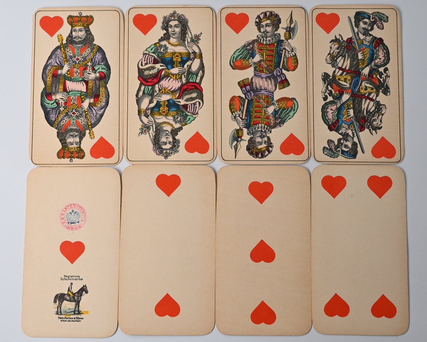 Tarockspiel – Ferdinand Piatnik & Söhne, Wien u. Budapest, 54 Blatt, k.u.k. Steuerstempel „60“, Metalltabakdose, Einzelstück – 1910er Jahre