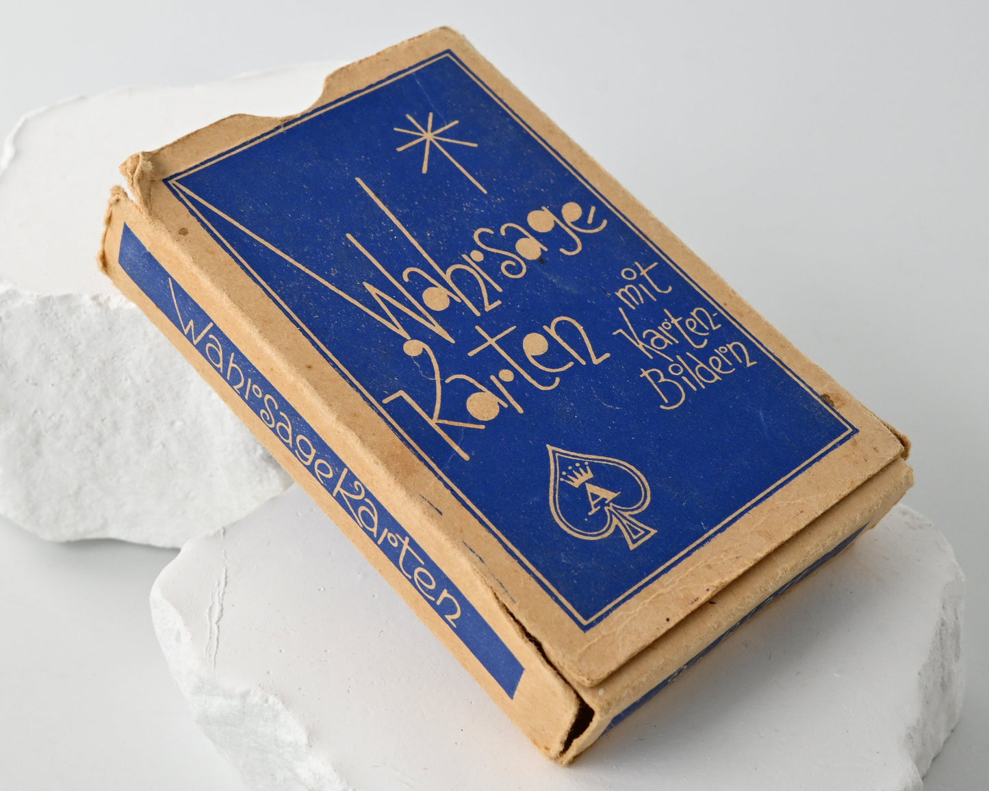 Wahrsagekarten mit Kartenbildern – Lenormand Orakelkarten, Vereinigte Altenburger & Stralsunder Spielkartenfabriken AG, Werk Ariston Detmold, 36 Blatt, Einzelstück – 1950er Jahre