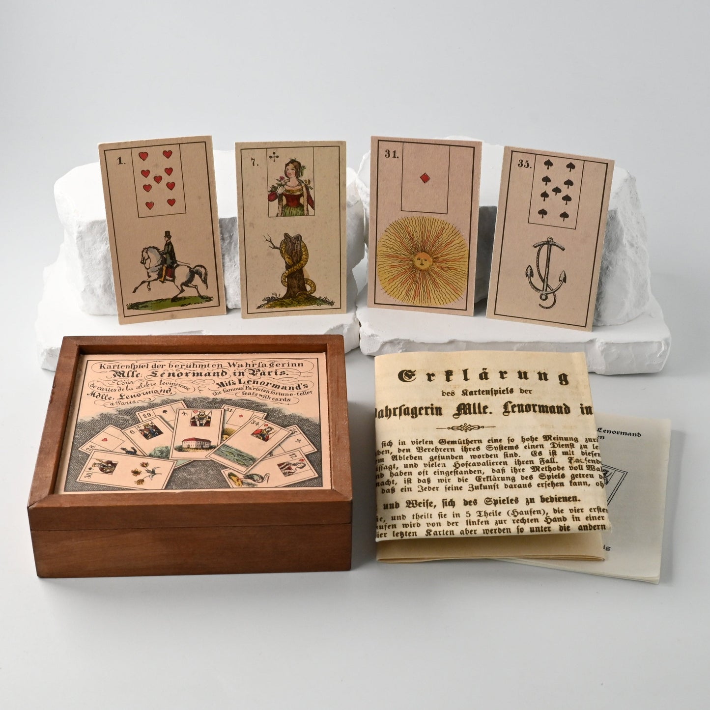 Lenormand Kartenspiel – Mlle Lenormand Wahrsagekarten, 36 Karten komplett, Holzbox, Reprint 1982 – 1980er Jahre