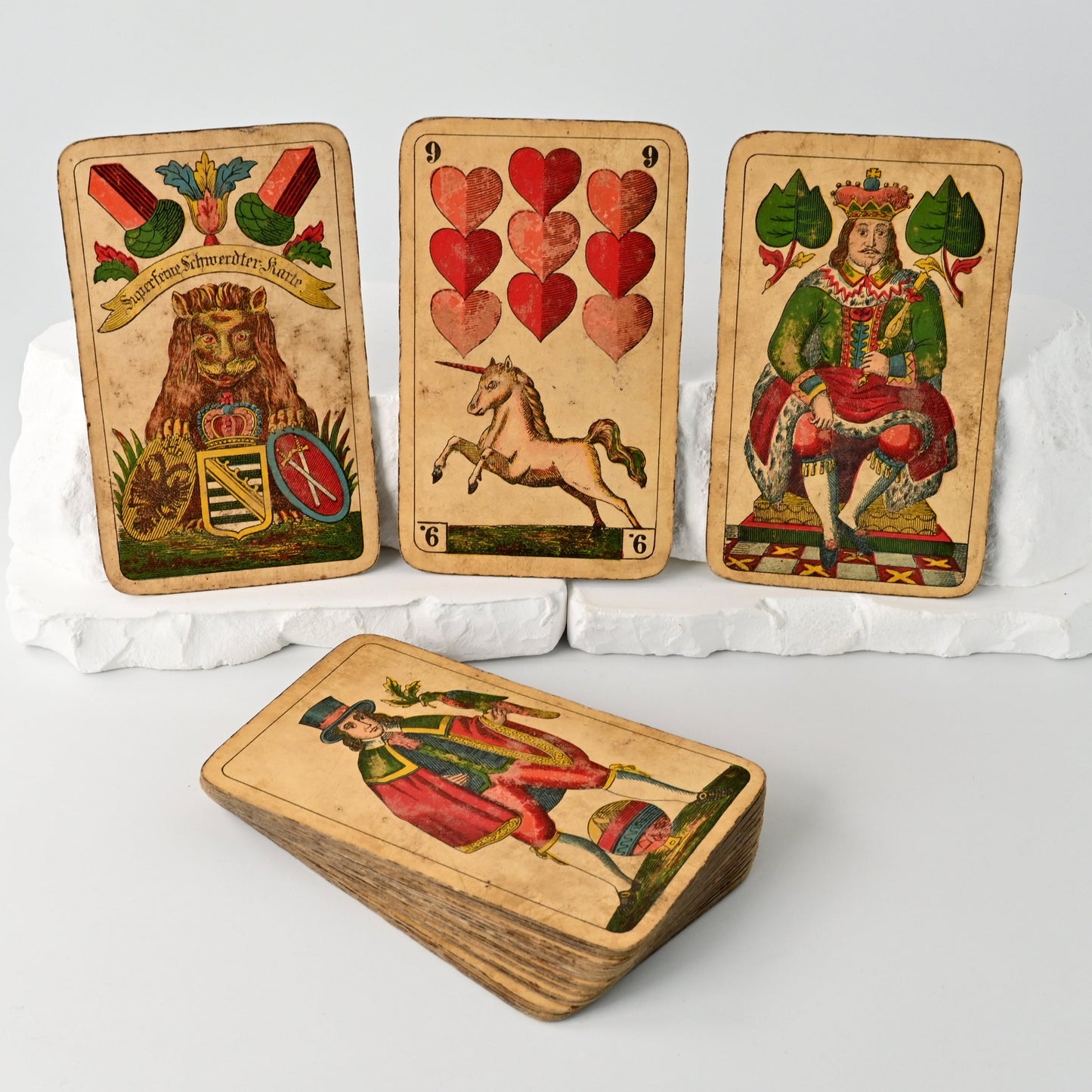 Skatspiel – Vereinigte Stralsunder Spielkarten-Fabriken, Superfeine Schwerdter Karte, sächsisches Bild, Einzelstück – ca. 1900
