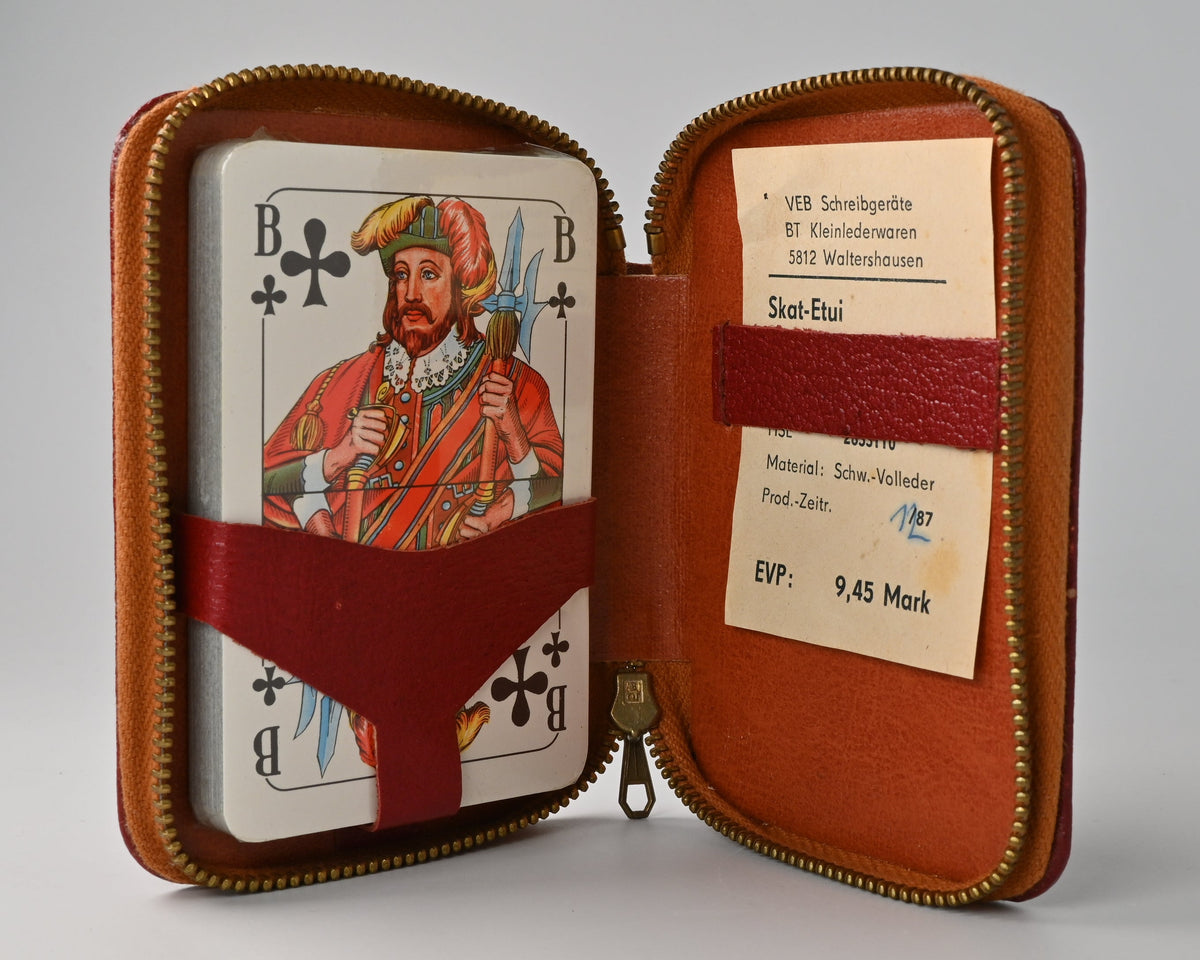 DDR Skat Playing Cards by Altenburger in a Burgundy Leather Case, French-Suited Deck – from 1987 – One-of-a-Kind