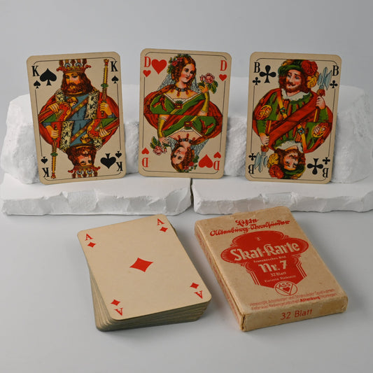 Skatspiel – Altenburger Spielkarten, Skat-Karte Nr. 7, französisches Bild, karierte Rückseite – um 1940 – Einzelstück